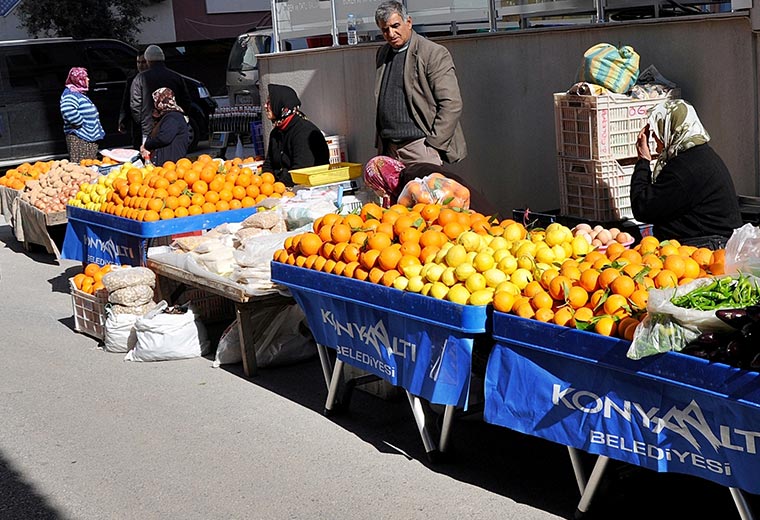 Konyaalti Belediyesi ismasan Plastik Pazar Masası Uygulaması - r01