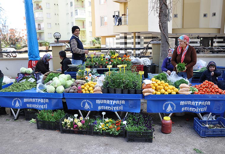 Muratpasa Belediyesi ismasan Plastik Pazar Masası Uygulaması - r01