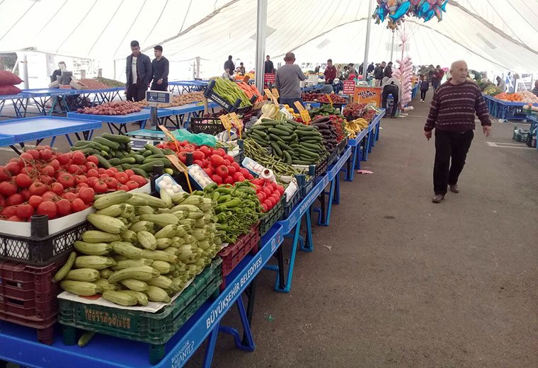 Plastik Ayaklı Masa Pazar Yeri Uygulaması - r01